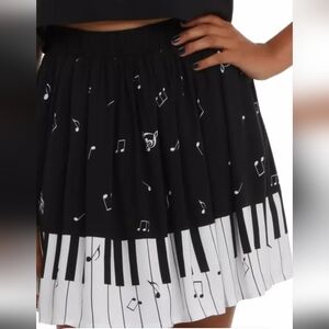 Hot Topic Black and White Piano Key Skirt 50s Fit And Flair Car Hop!